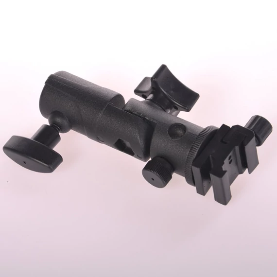 Rendszervaku - és ernyőtartó adapter H