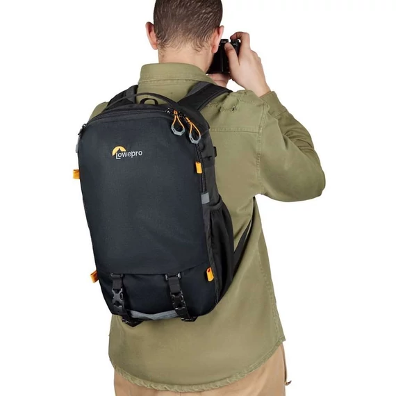 LowePro Trekker Lite BP 150 AW, Fekete